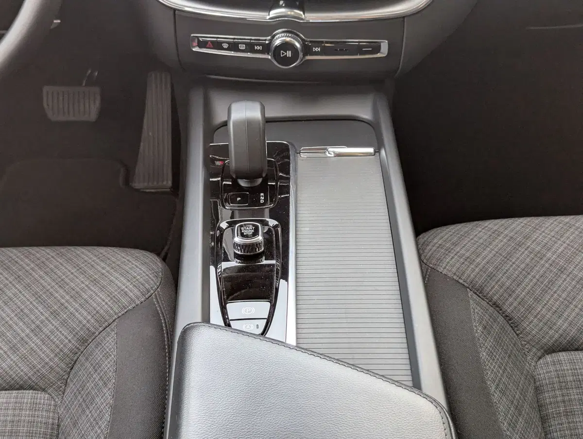 Volvo XC60 usata a Pescara (18)