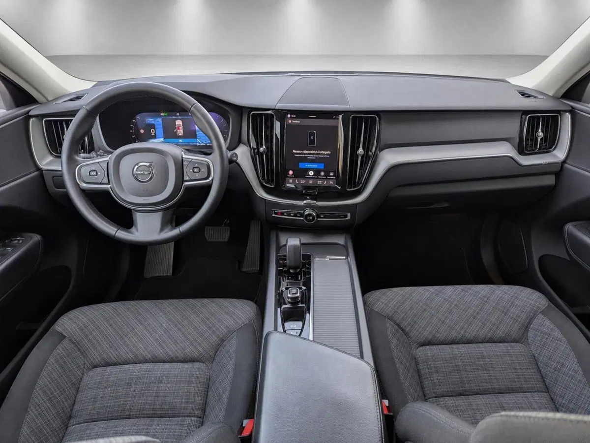 Volvo XC60 usata a Pescara (8)