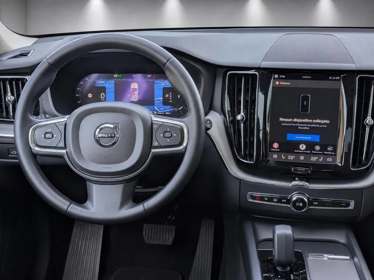 Volvo XC60 usata a Pescara (9)