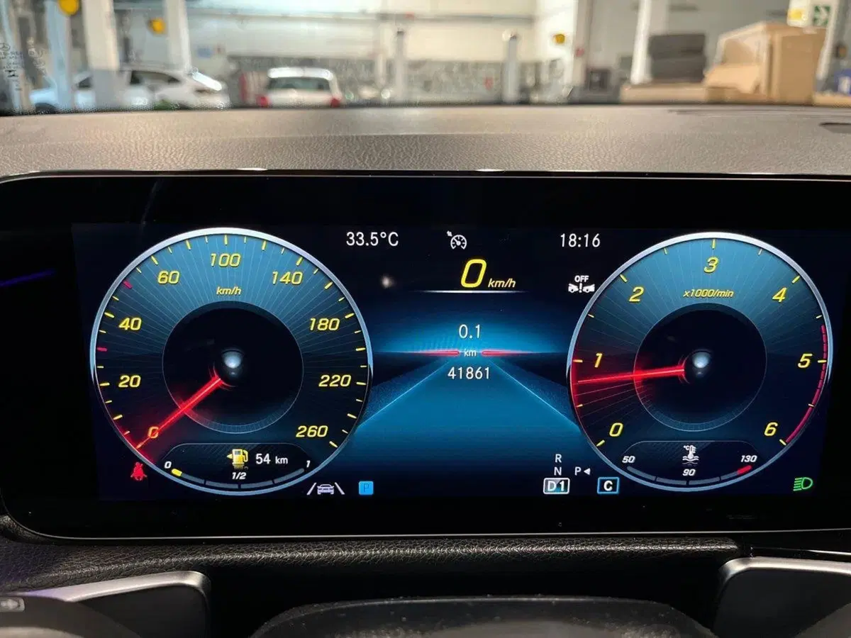 Mercedes-Benz GLB usata a Prato (13)