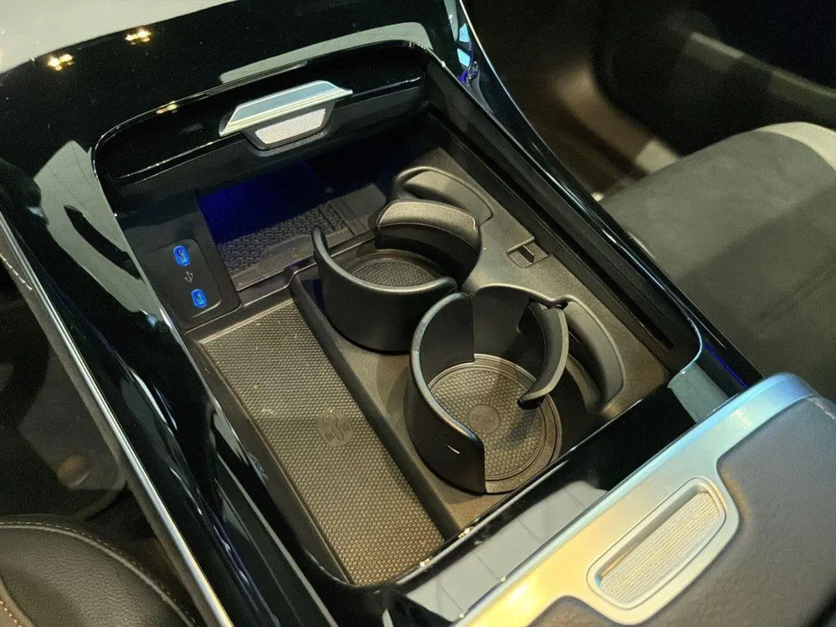 Mercedes-Benz EQE SUV nuova a Firenze (20)