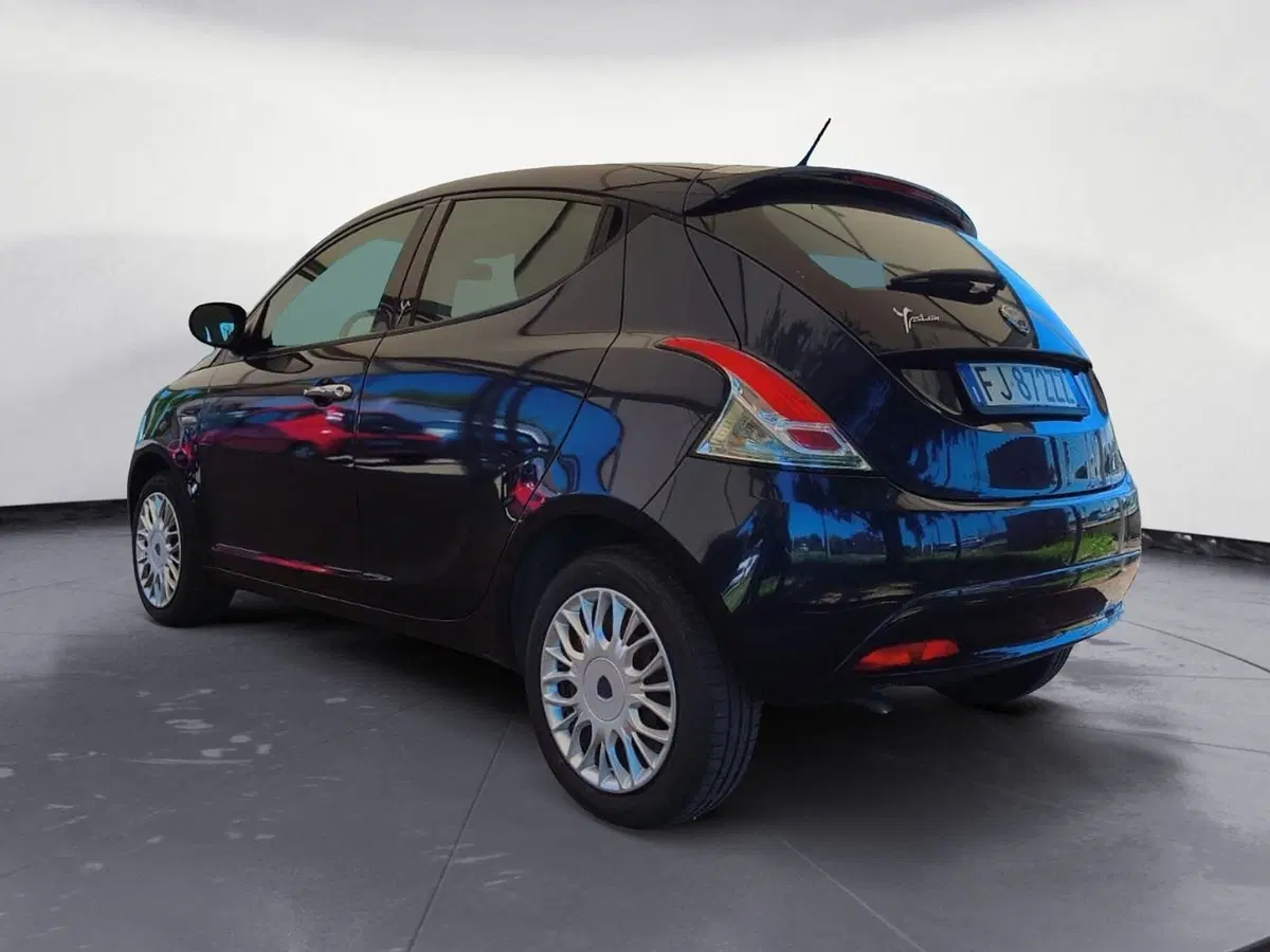 Lancia Ypsilon usata a Firenze (6)