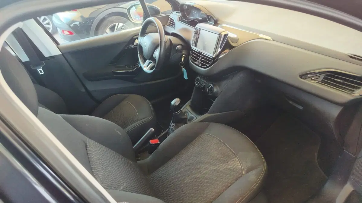 Peugeot 208 usata a Firenze (11)