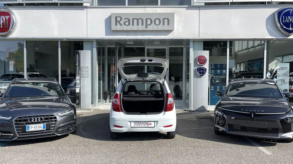 Hyundai i10 usata a Venezia (10)