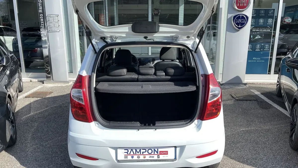 Hyundai i10 usata a Venezia (11)