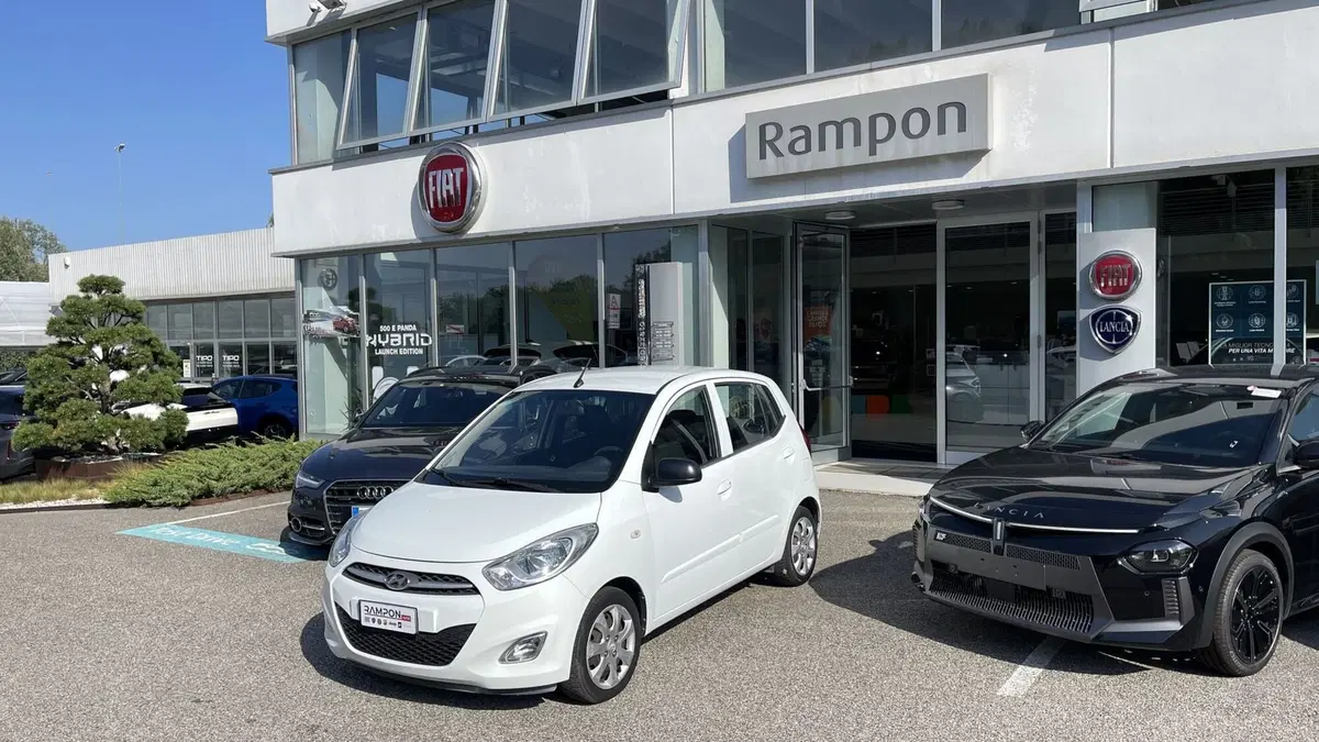 Hyundai i10 usata a Venezia (7)