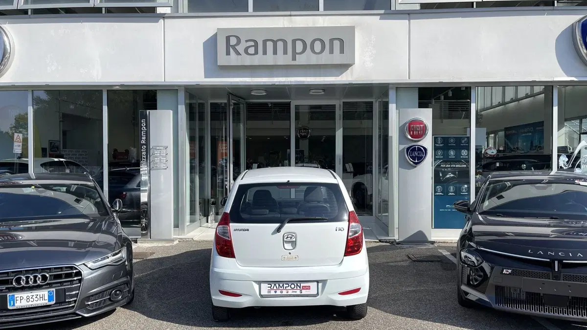 Hyundai i10 usata a Venezia (9)