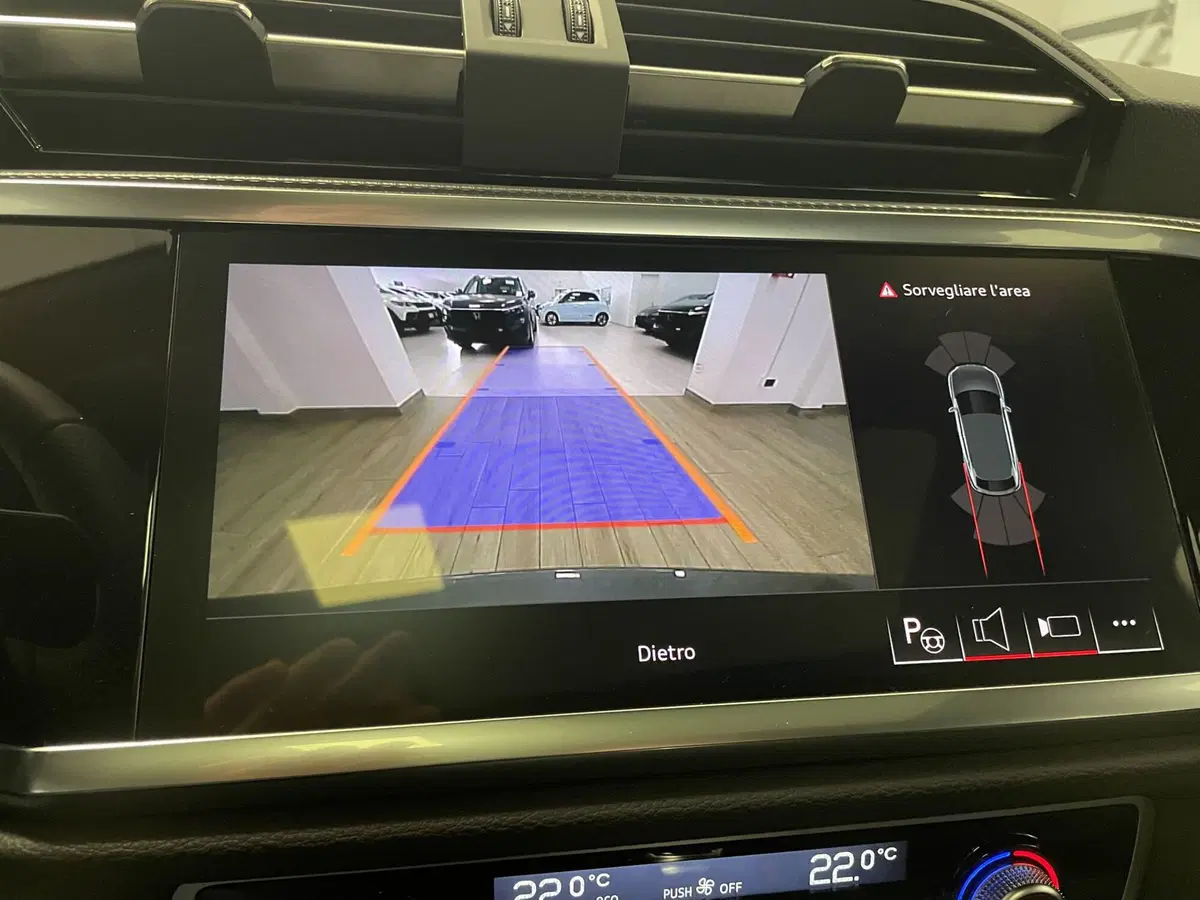 Audi Q3 Sportback nuova a Brescia (17)
