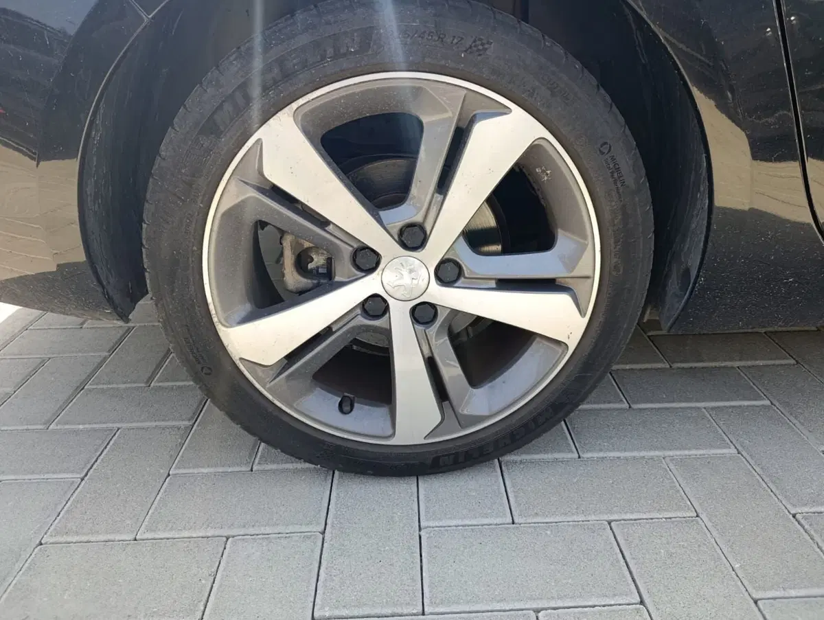 Peugeot 308 SW usata a Massa-Carrara (12)
