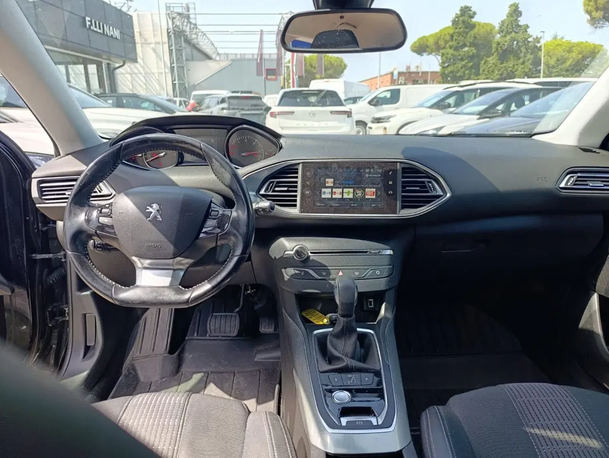 Peugeot 308 SW usata a Massa-Carrara (6)