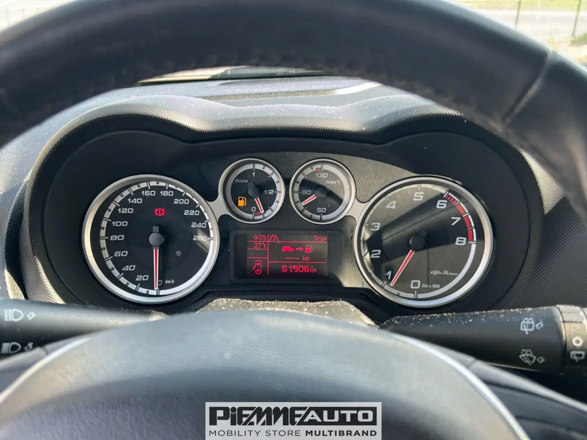 Alfa Romeo MiTo usata a Parma (14)