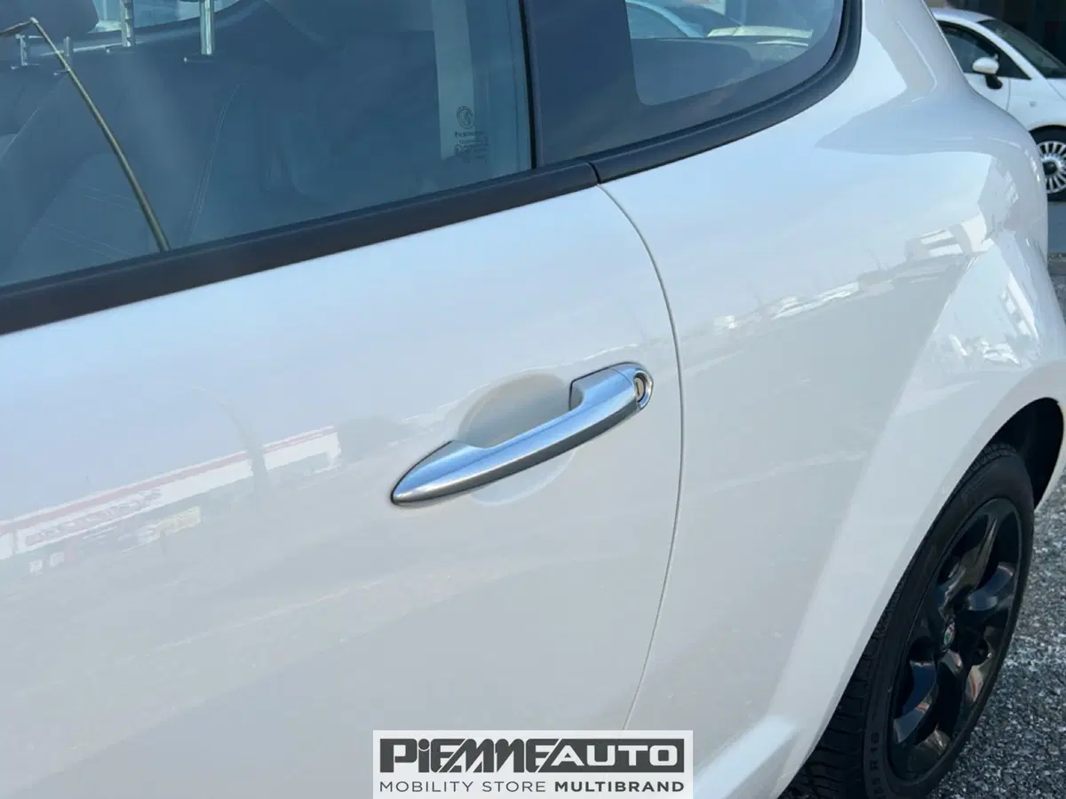Alfa Romeo MiTo usata a Parma (16)