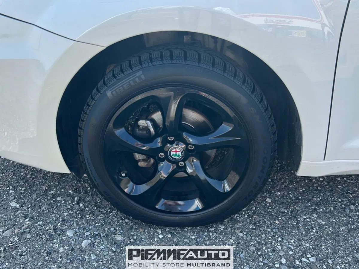 Alfa Romeo MiTo usata a Parma (17)