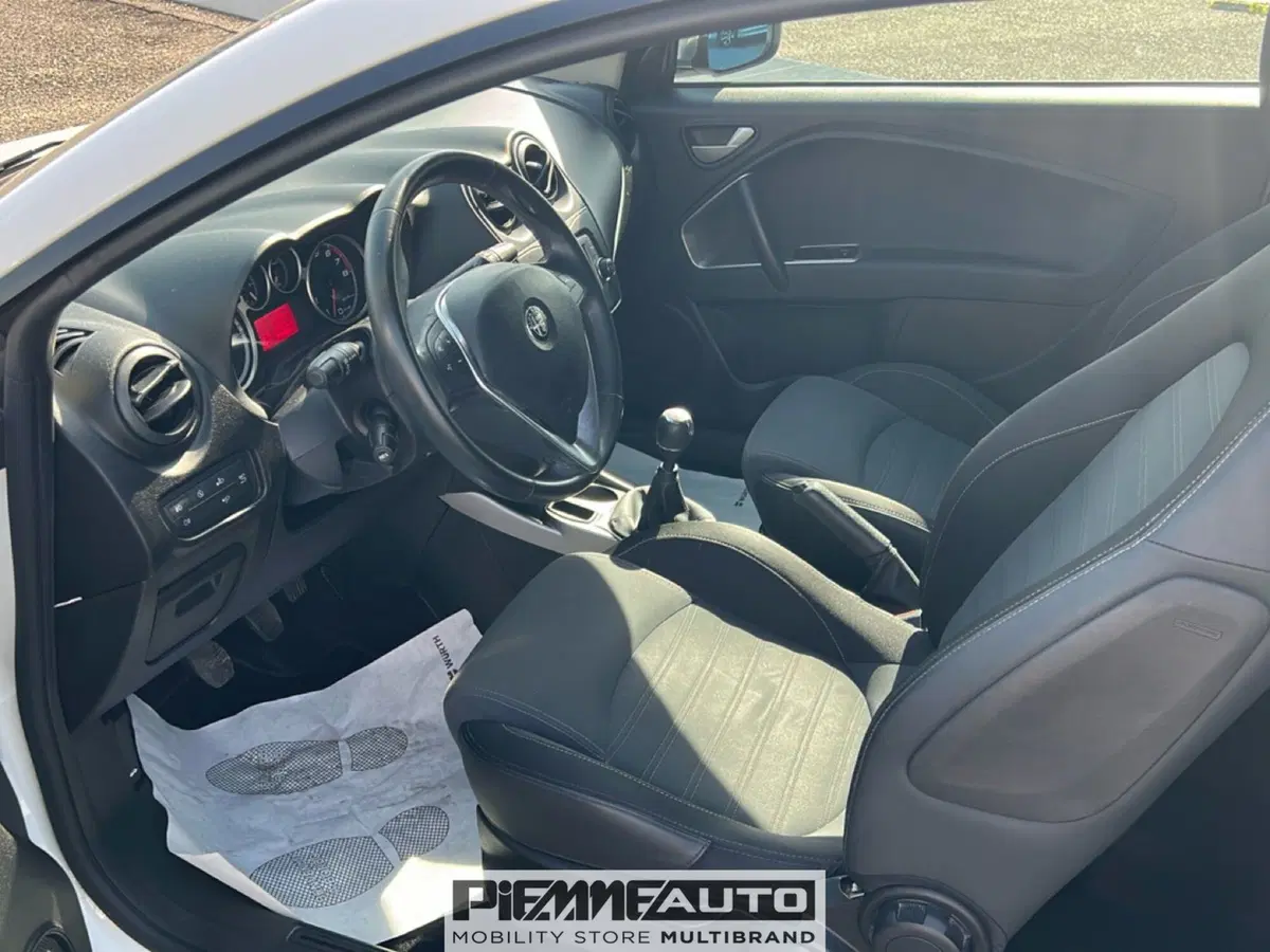 Alfa Romeo MiTo usata a Parma (9)