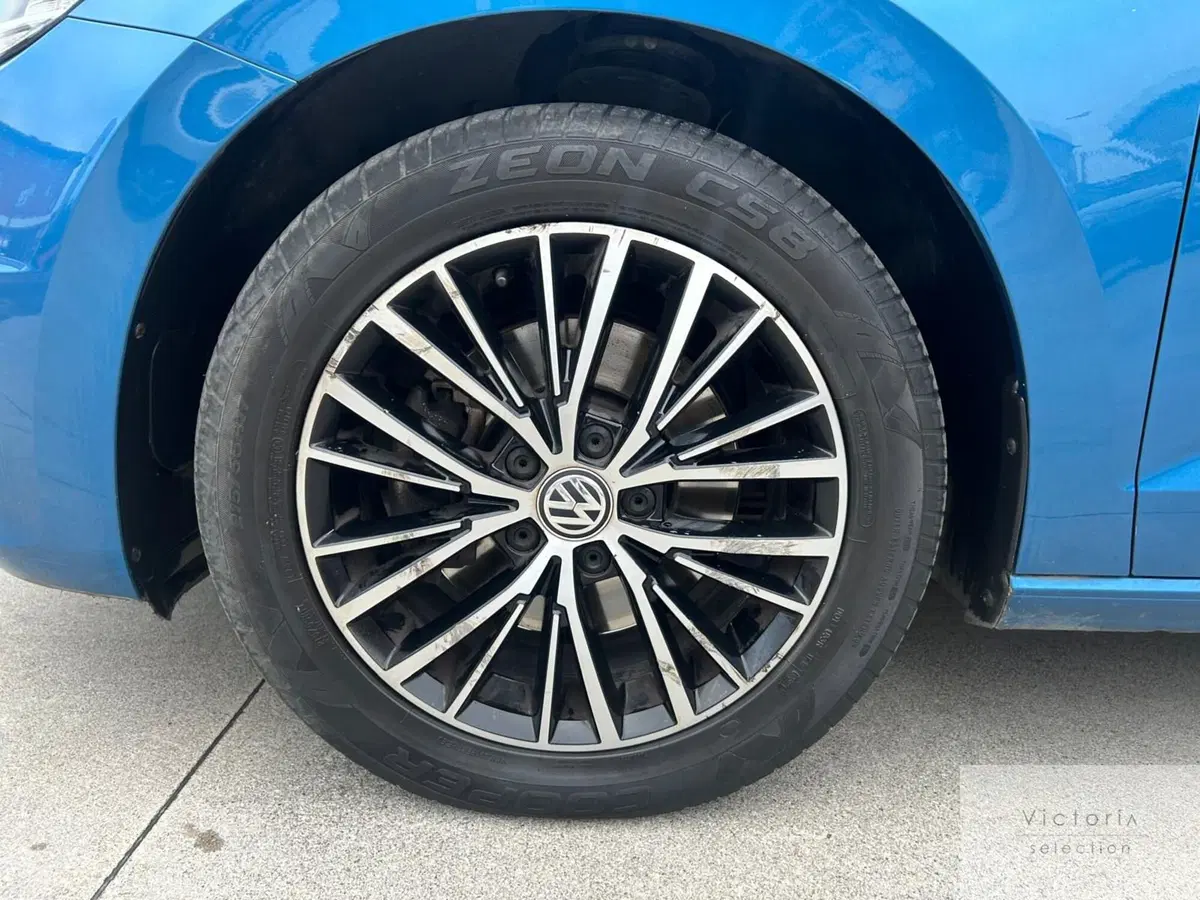 Volkswagen Touran usata a Brescia (5)