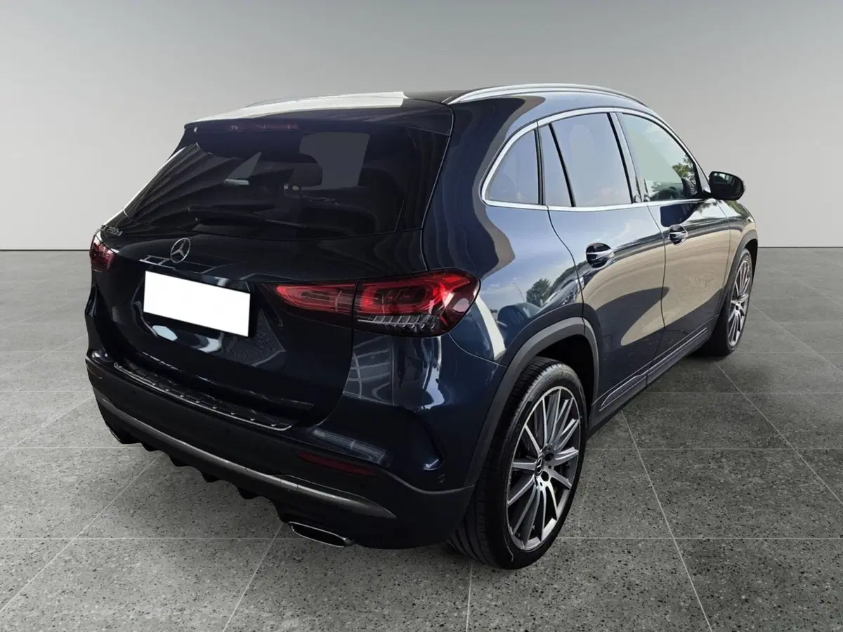 Mercedes-Benz GLA SUV usata a Bari (10)