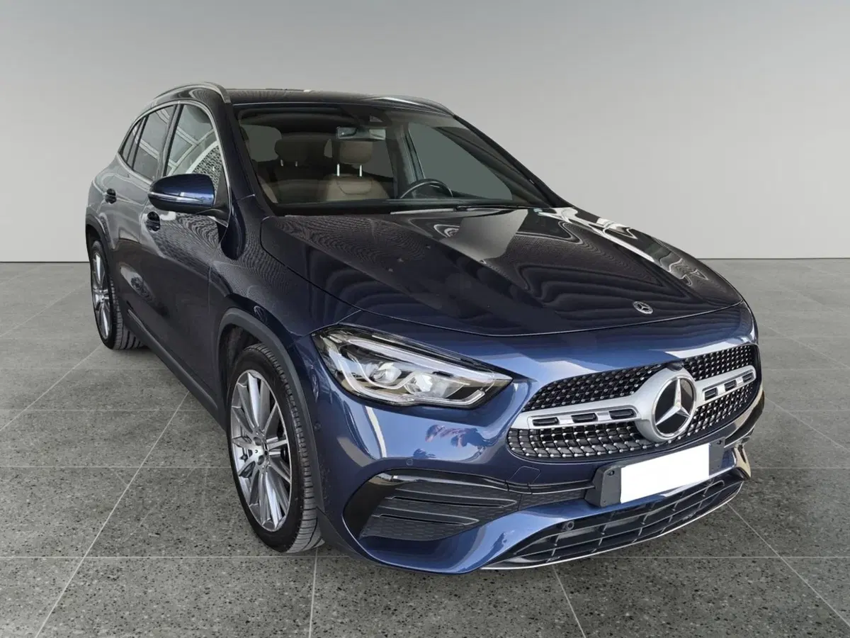 Mercedes-Benz GLA SUV usata a Bari (11)