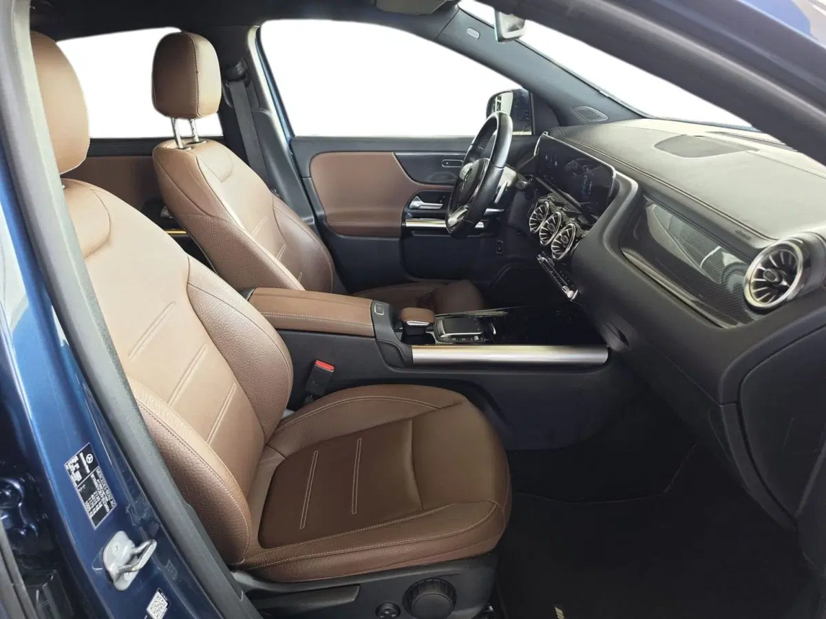 Mercedes-Benz GLA SUV usata a Bari (12)