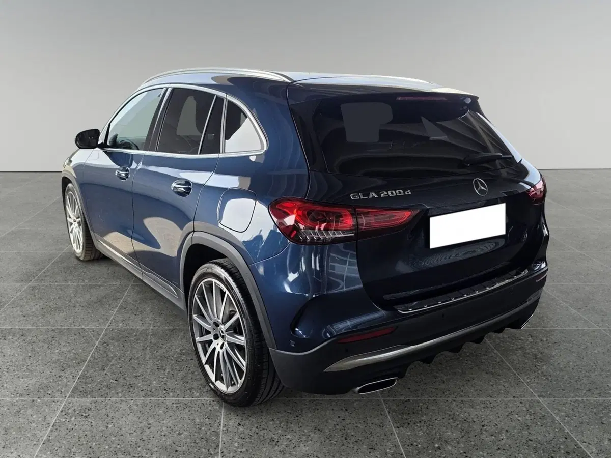 Mercedes-Benz GLA SUV usata a Bari (2)