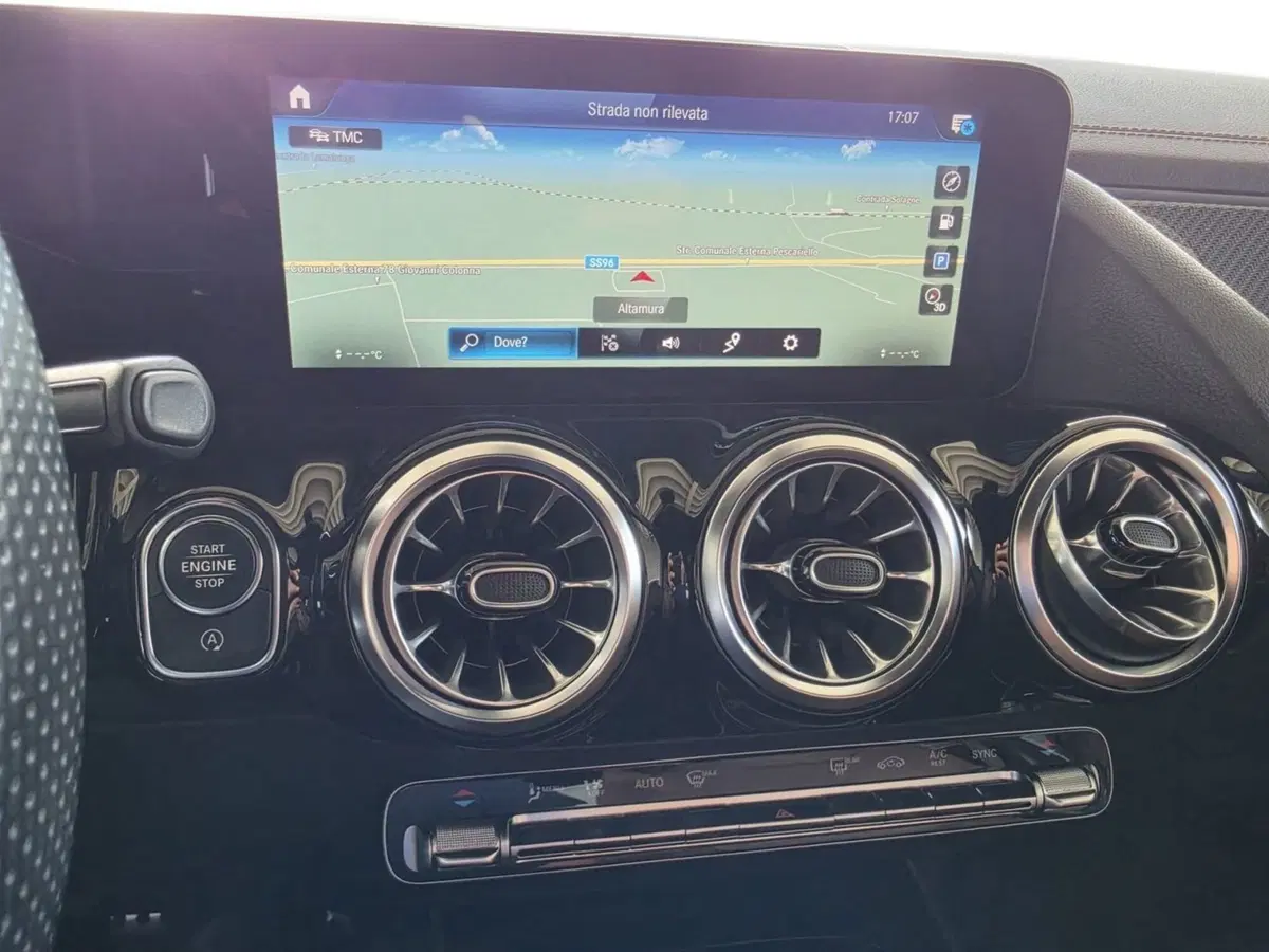 Mercedes-Benz GLA SUV usata a Bari (7)
