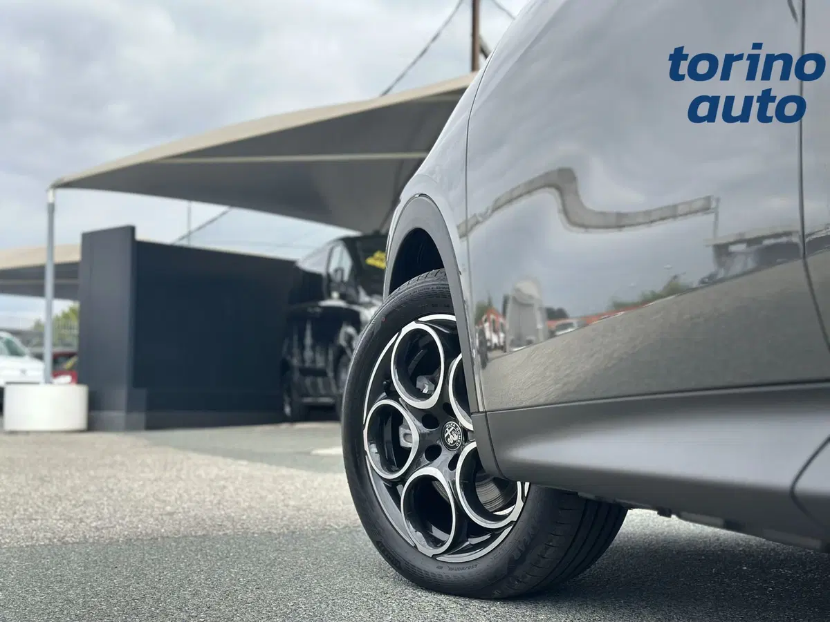 Alfa Romeo Tonale nuova a Torino (10)