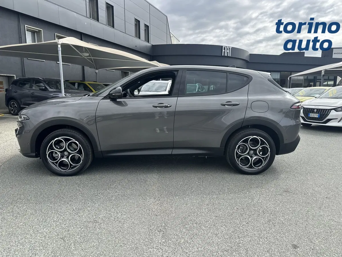 Alfa Romeo Tonale nuova a Torino (4)