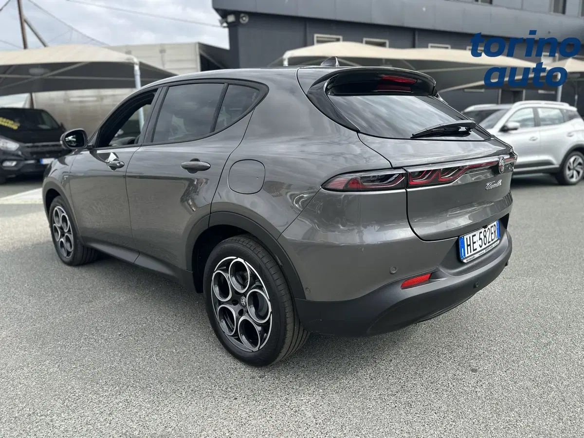 Alfa Romeo Tonale nuova a Torino (5)