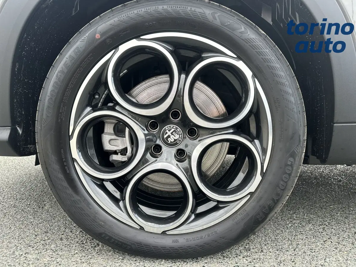 Alfa Romeo Tonale nuova a Torino (9)