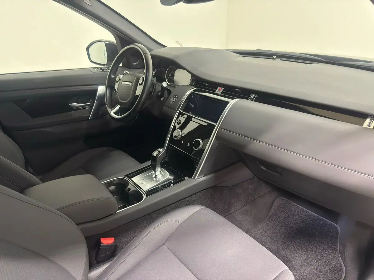 Land Rover Discovery Sport usata a Novara (11)