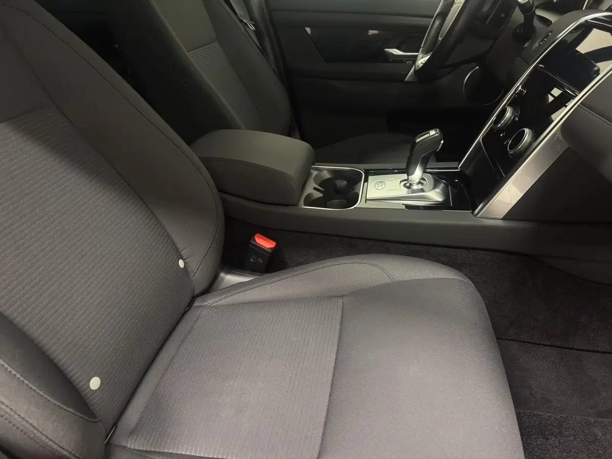 Land Rover Discovery Sport usata a Novara (13)