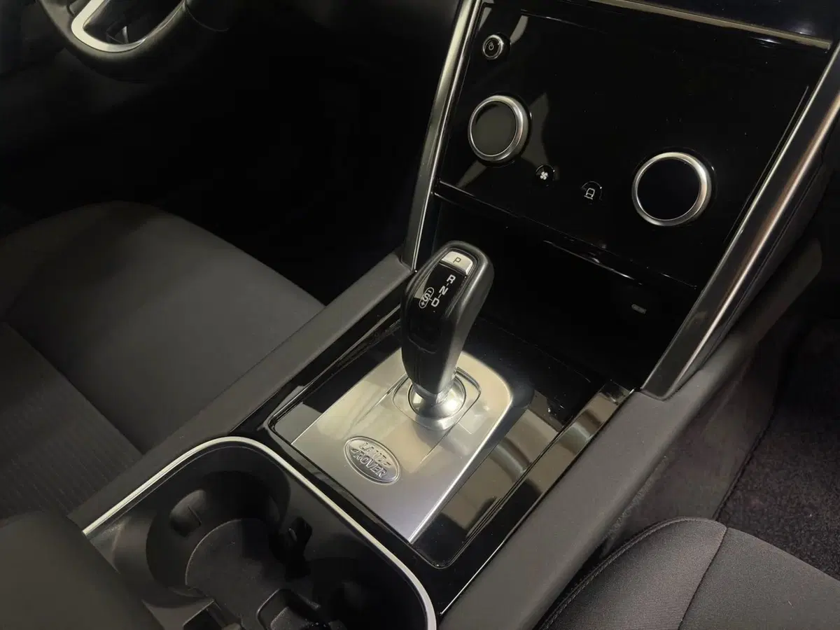 Land Rover Discovery Sport usata a Novara (14)