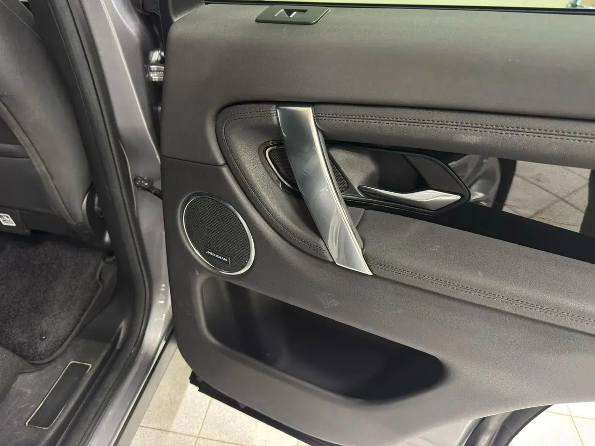 Land Rover Discovery Sport usata a Novara (15)