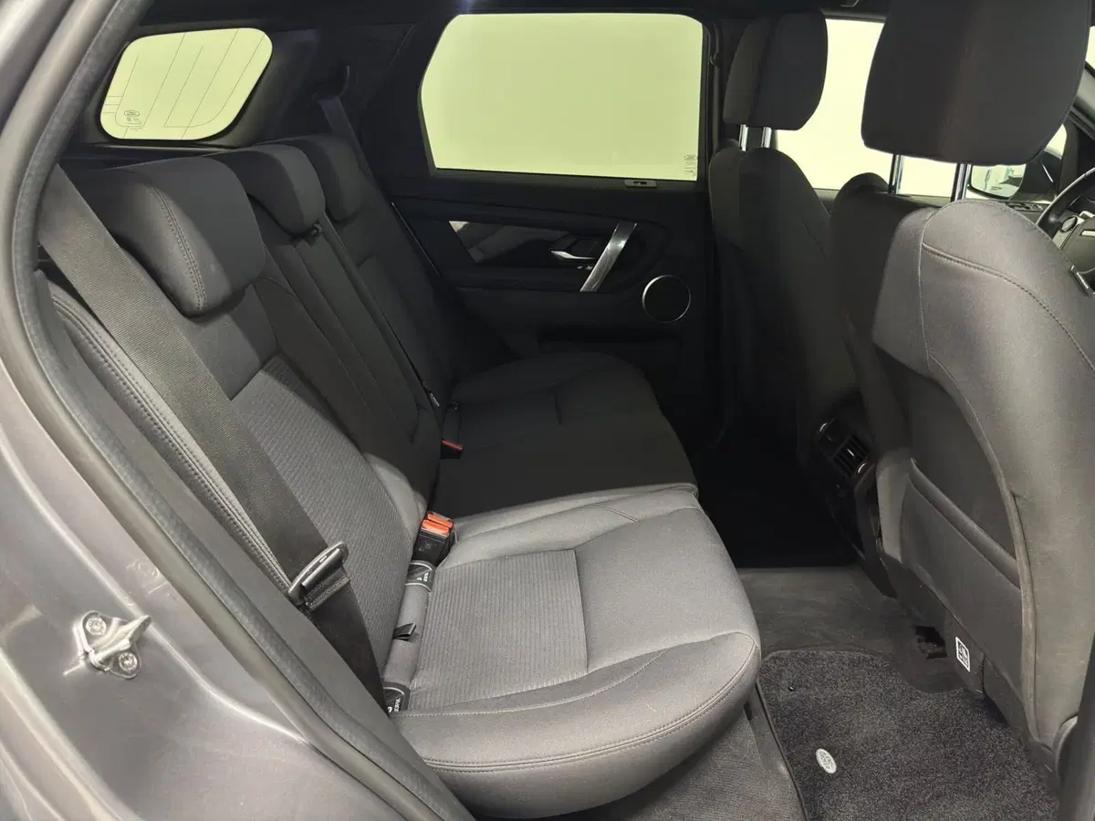 Land Rover Discovery Sport usata a Novara (5)