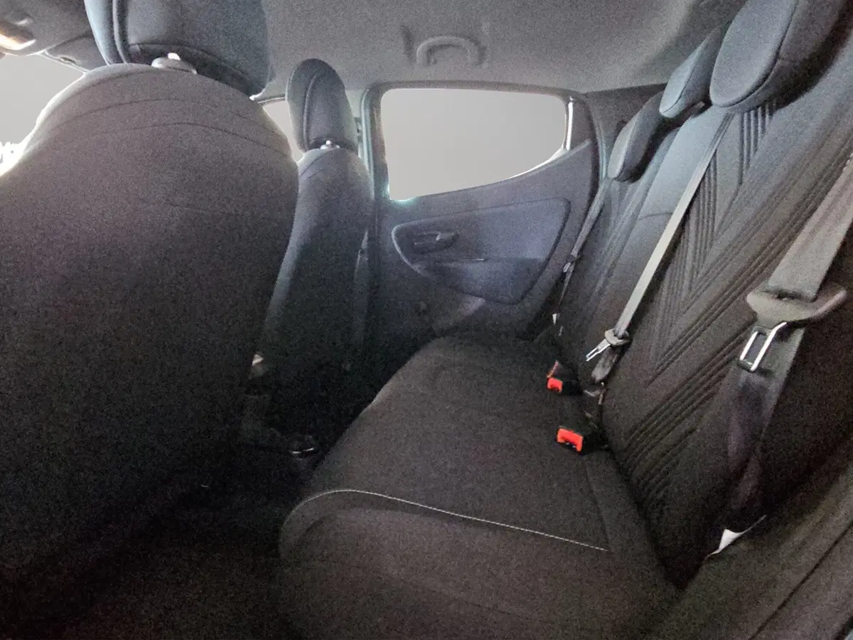 Lancia Ypsilon usata a Macerata (10)