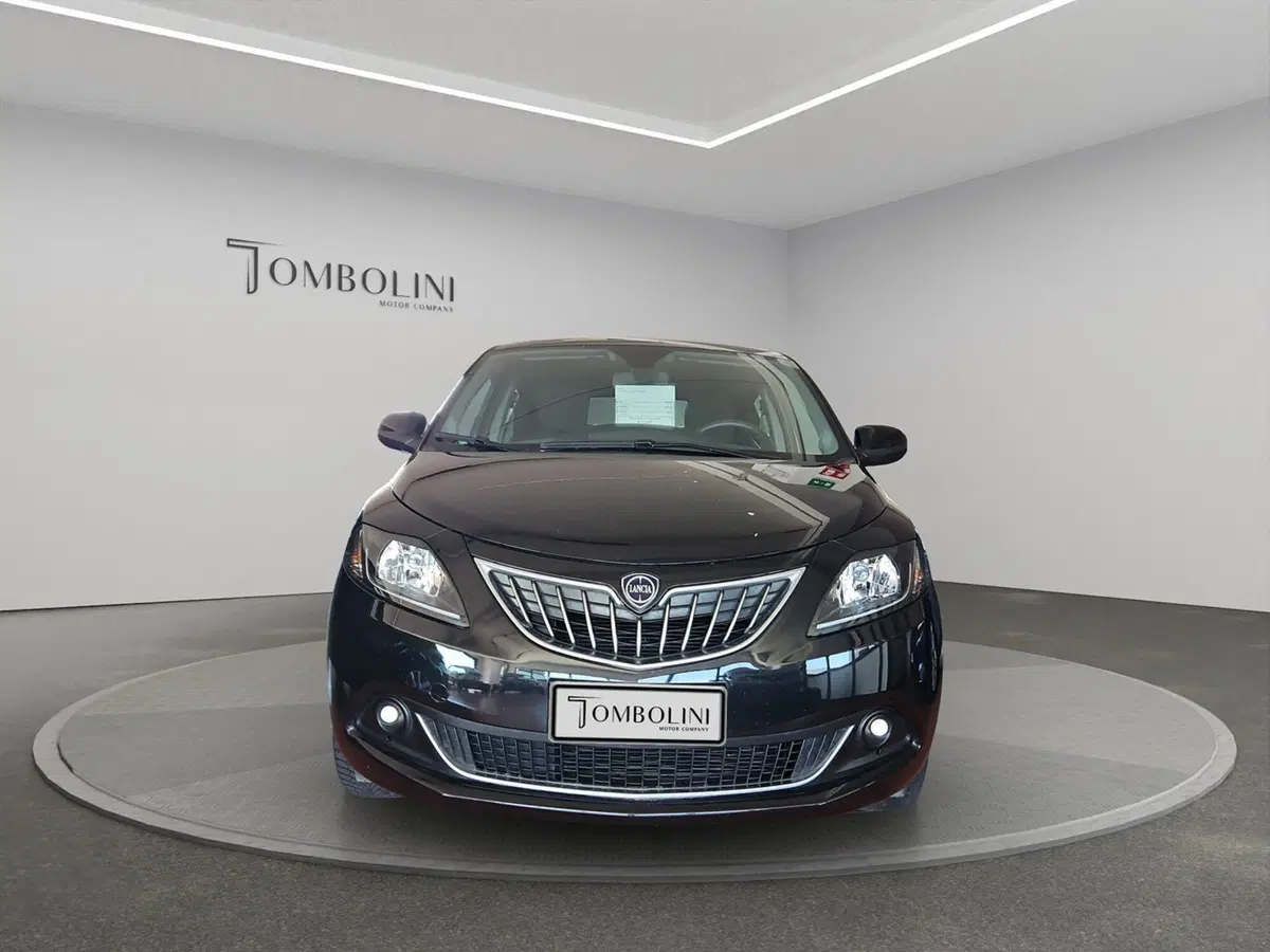 Lancia Ypsilon usata a Macerata (3)