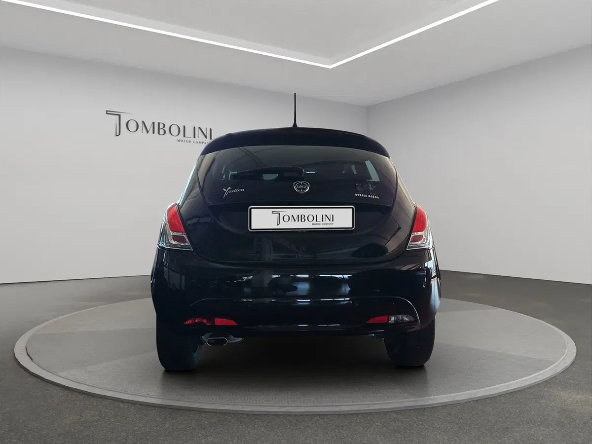 Lancia Ypsilon usata a Macerata (5)