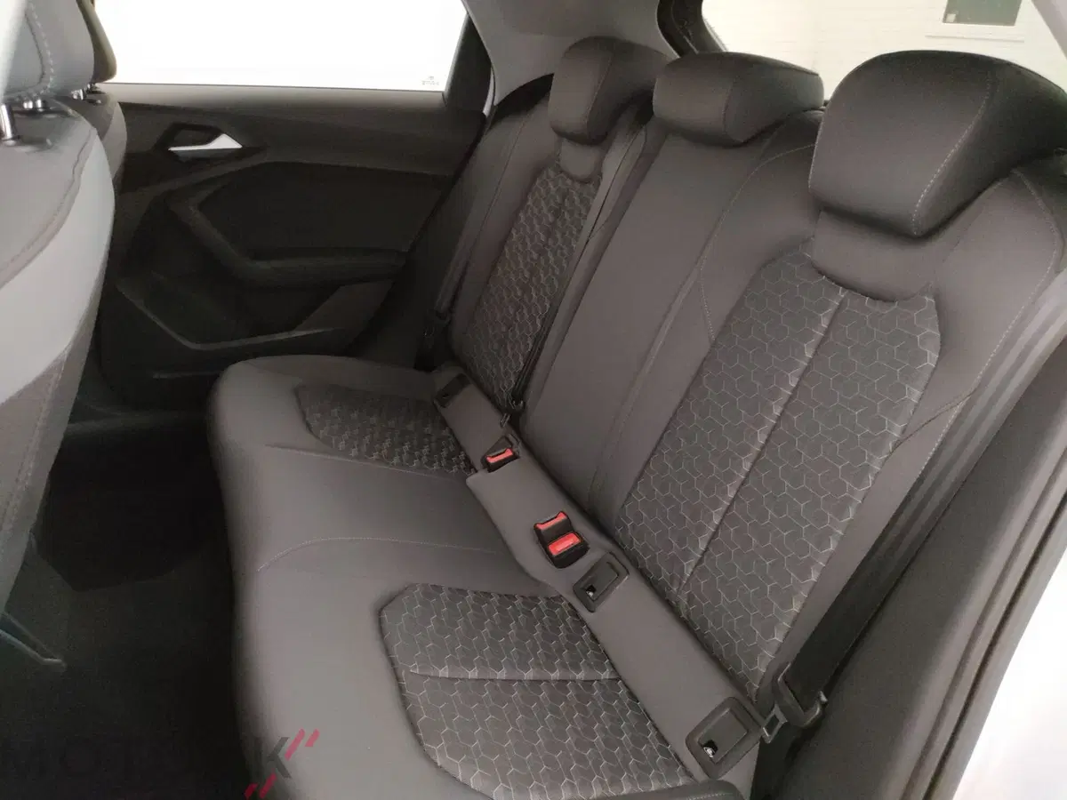 Audi A1 allstreet usata a Varese (10)