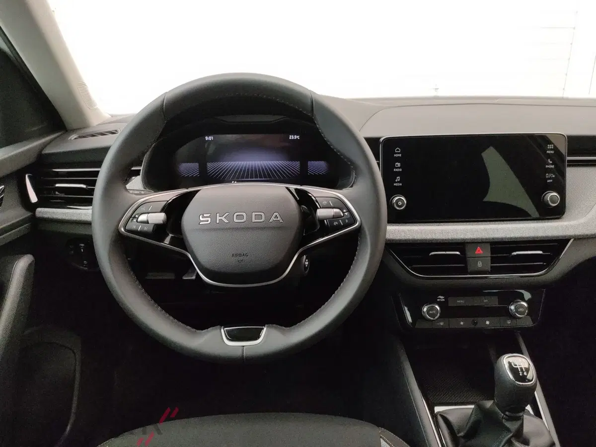 Skoda Kamiq nuova a Varese (11)