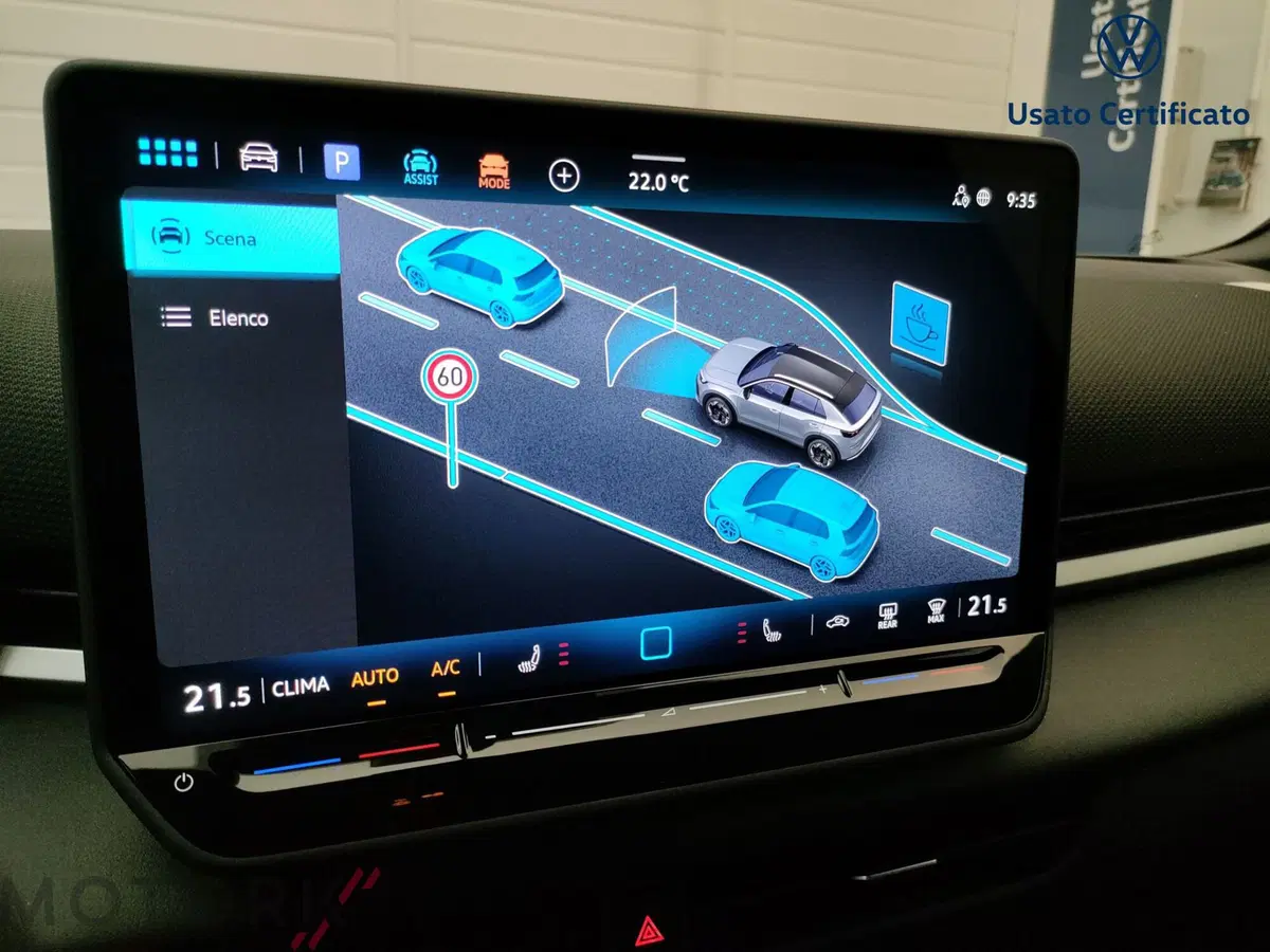 Volkswagen T-Roc nuova a Varese (13)