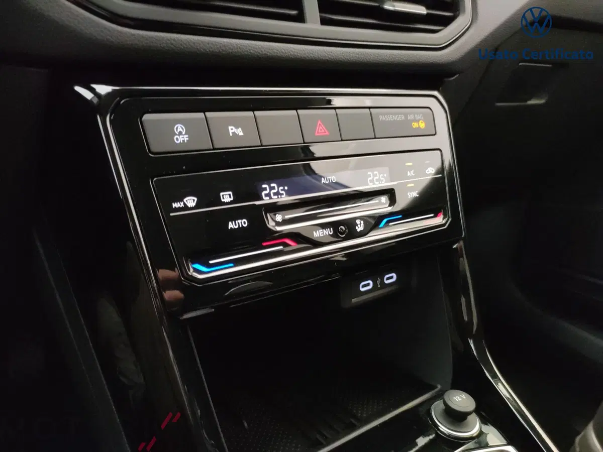 Volkswagen T-Cross nuova a Varese (11)