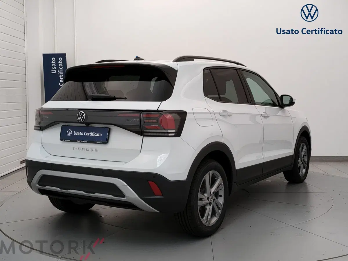 Volkswagen T-Cross nuova a Varese (4)
