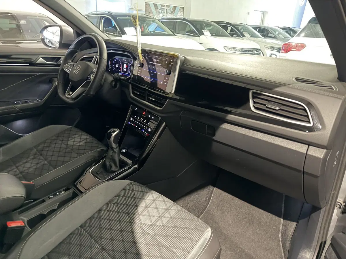 Volkswagen T-Roc usata a Genova (11)