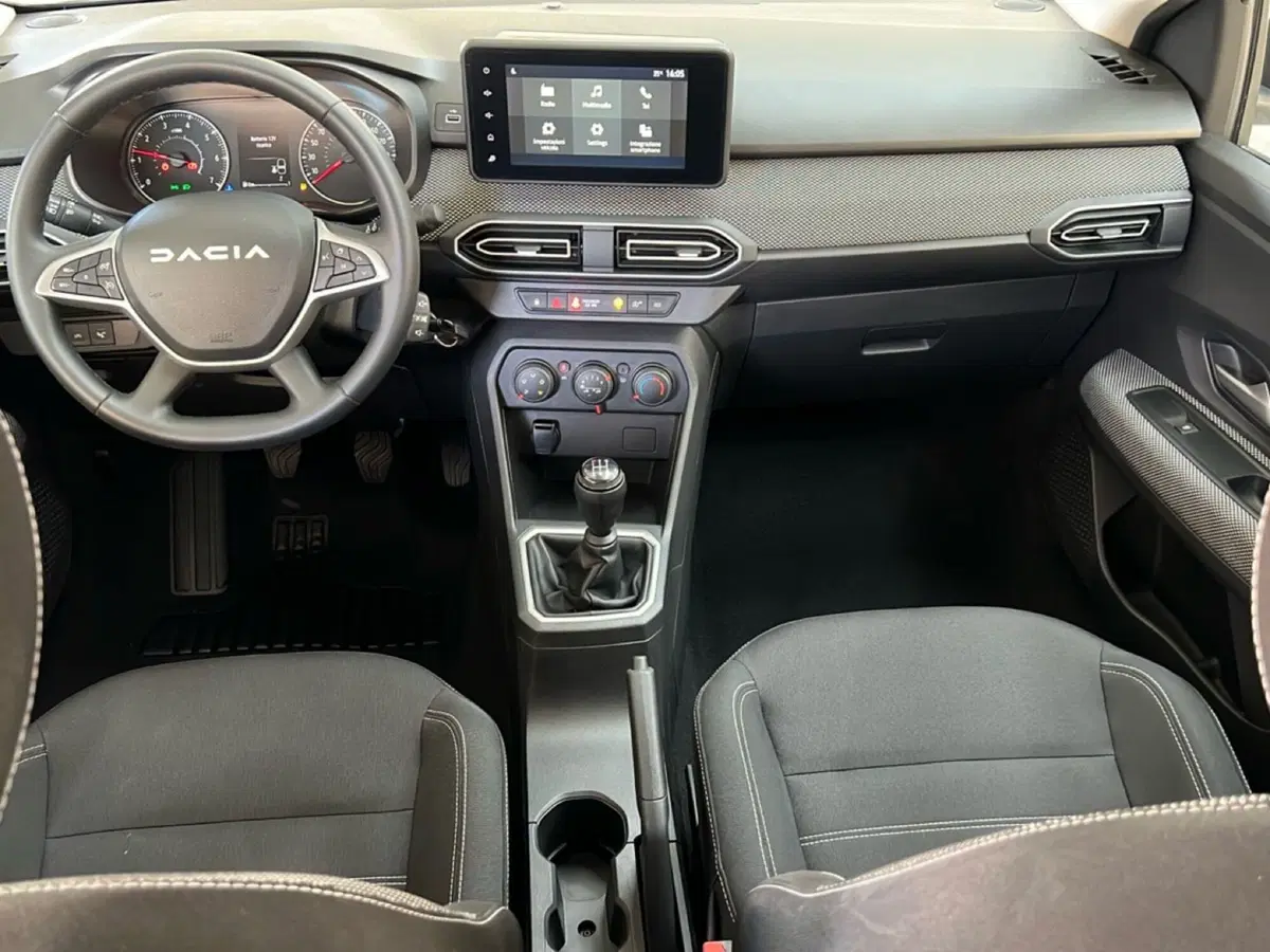 Dacia Sandero Streetway usata a Roma (11)