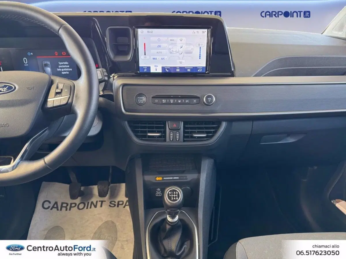 Ford Tourneo Courier usata a Roma (11)