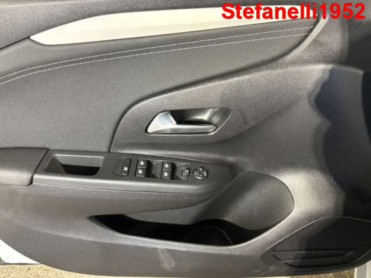 Opel Corsa nuova a Bologna (10)