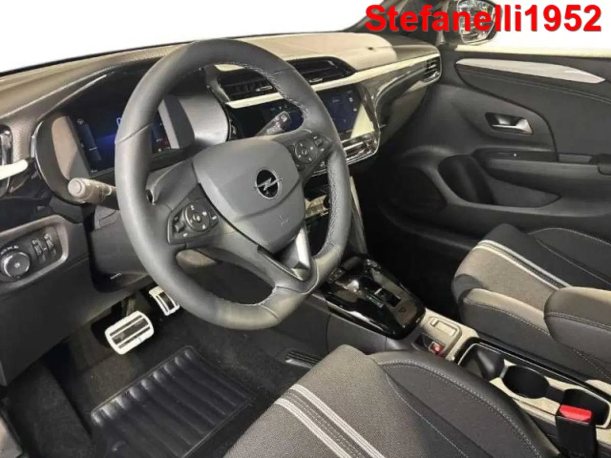 Opel Corsa nuova a Bologna (11)