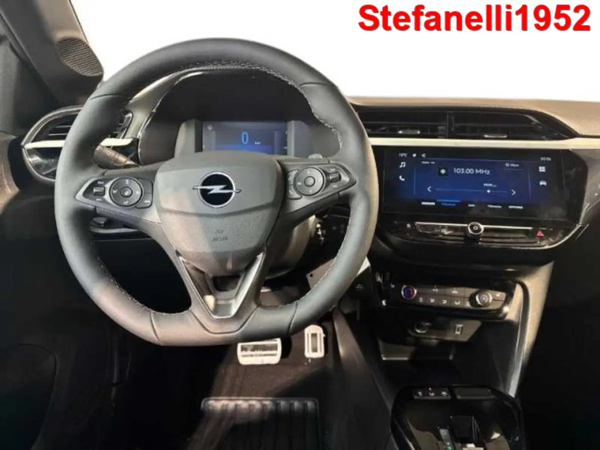 Opel Corsa nuova a Bologna (14)