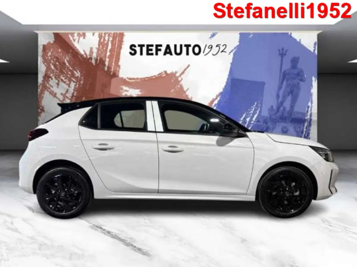Opel Corsa nuova a Bologna (2)