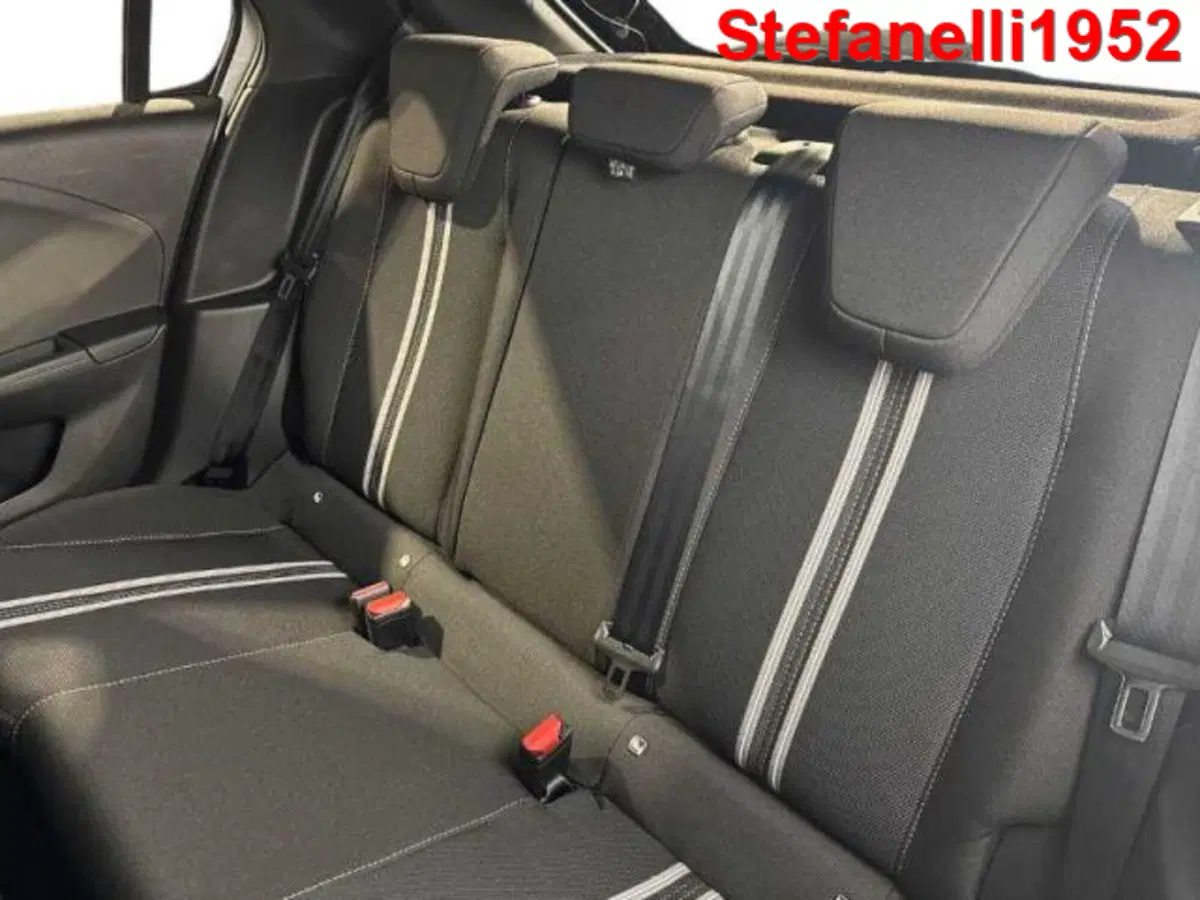 Opel Corsa nuova a Bologna (9)