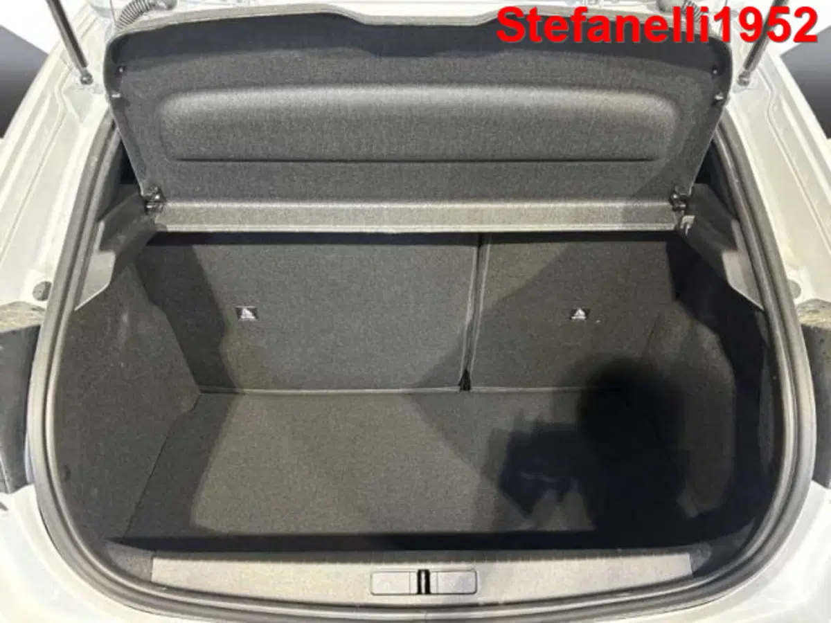 Peugeot 208 nuova a Bologna (7)